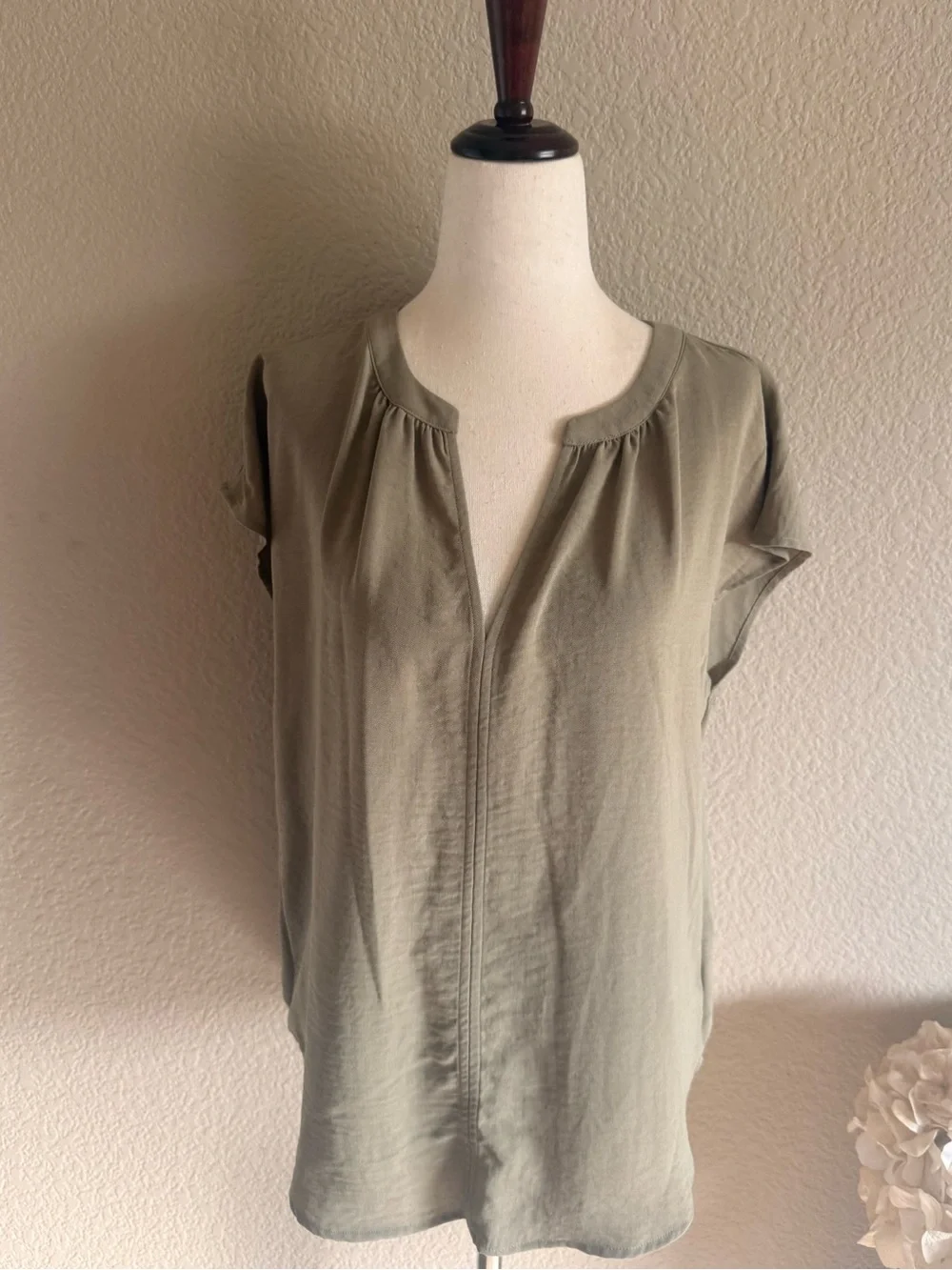 Pleione Olive Cap Sleeve Split-Neck Blouse - Picture 1 of 3